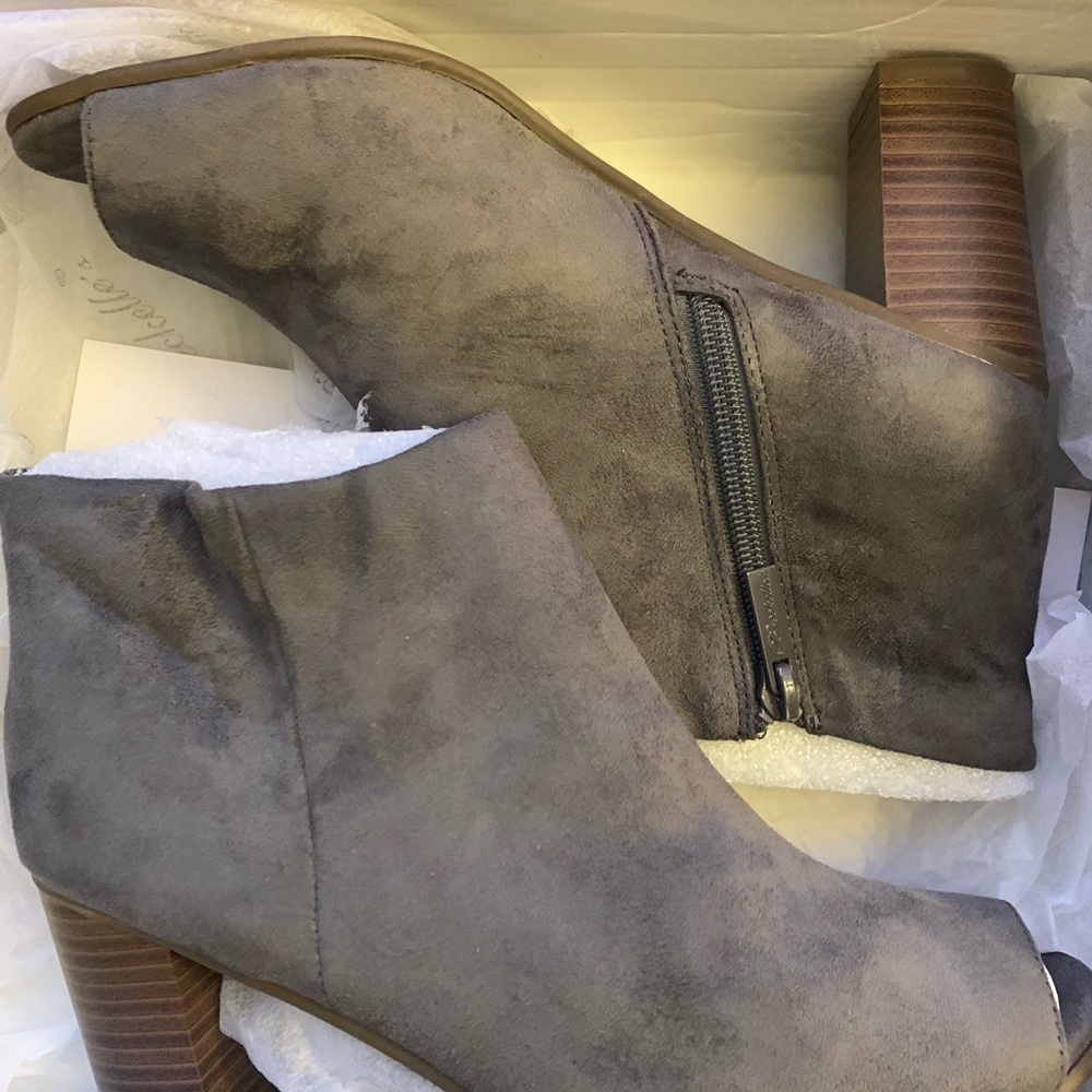 Grey suede heels